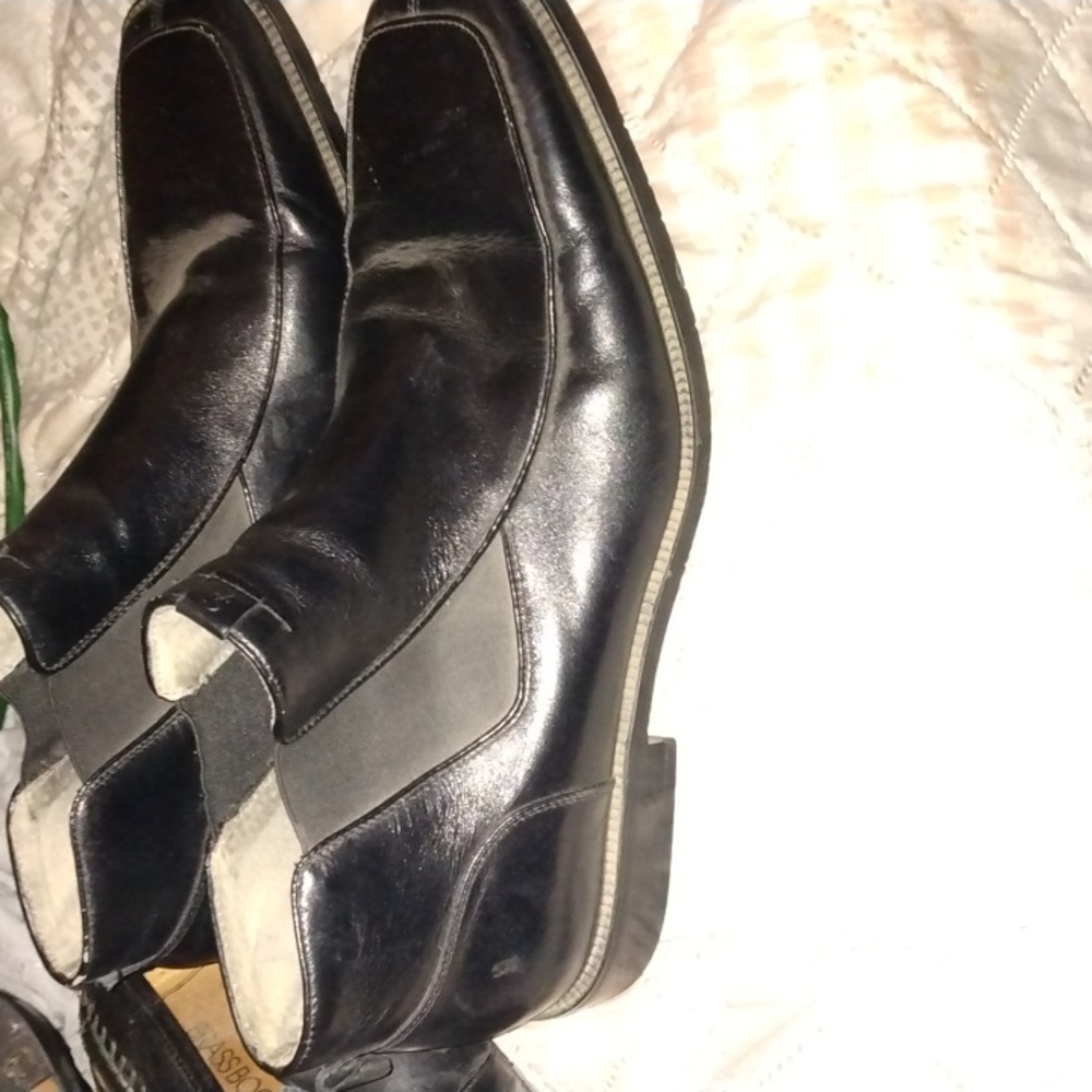 Shoes - Picture 2 of 2